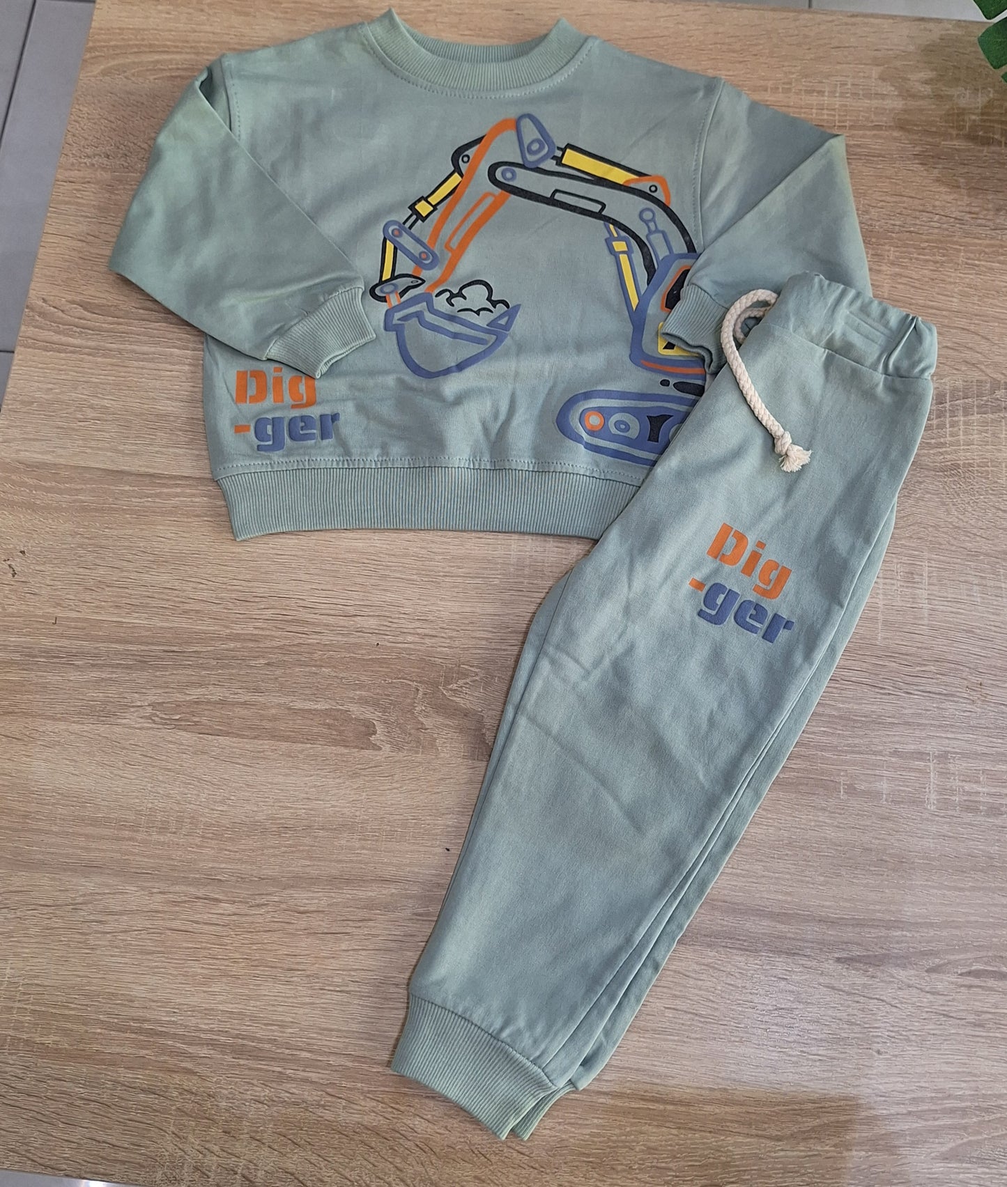 Cotton set green dig ger