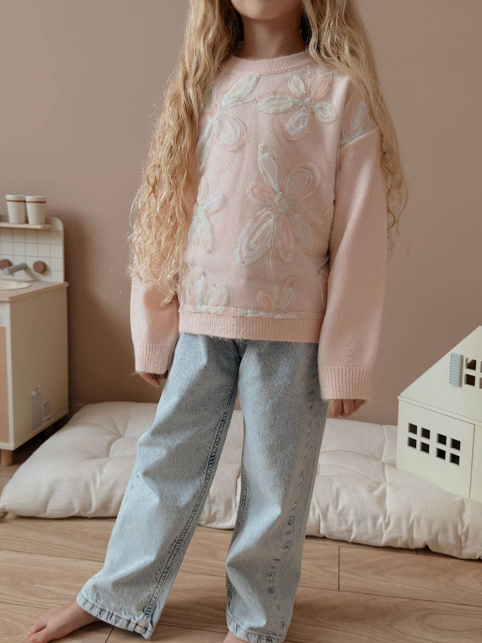 Flower pullover & jeans