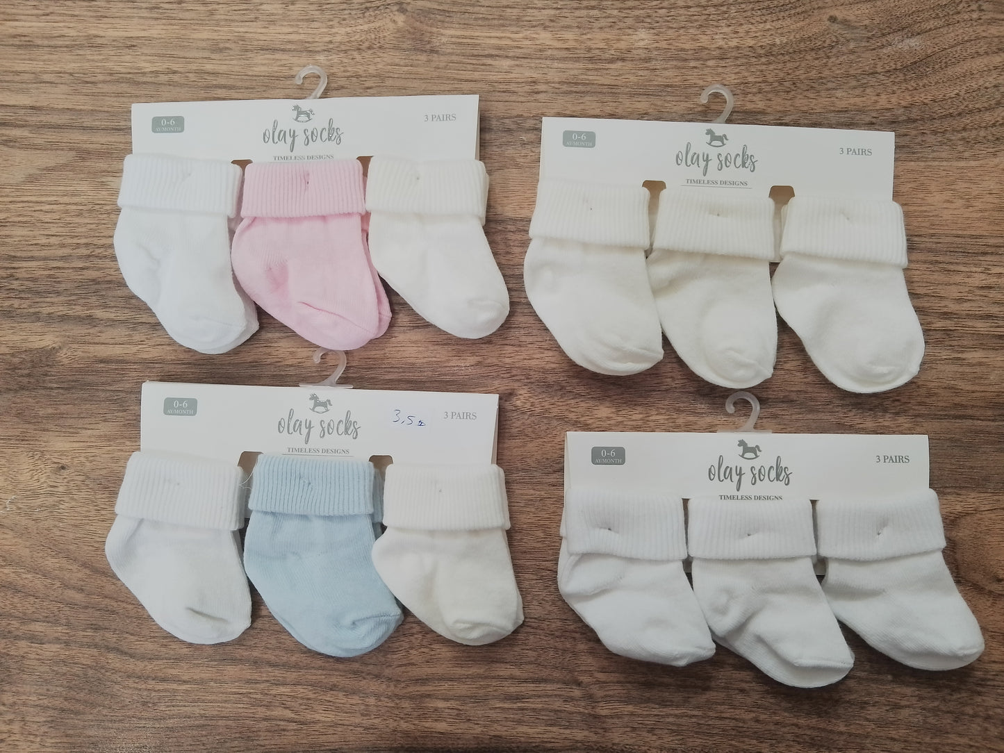 Olay socks 0-6 months