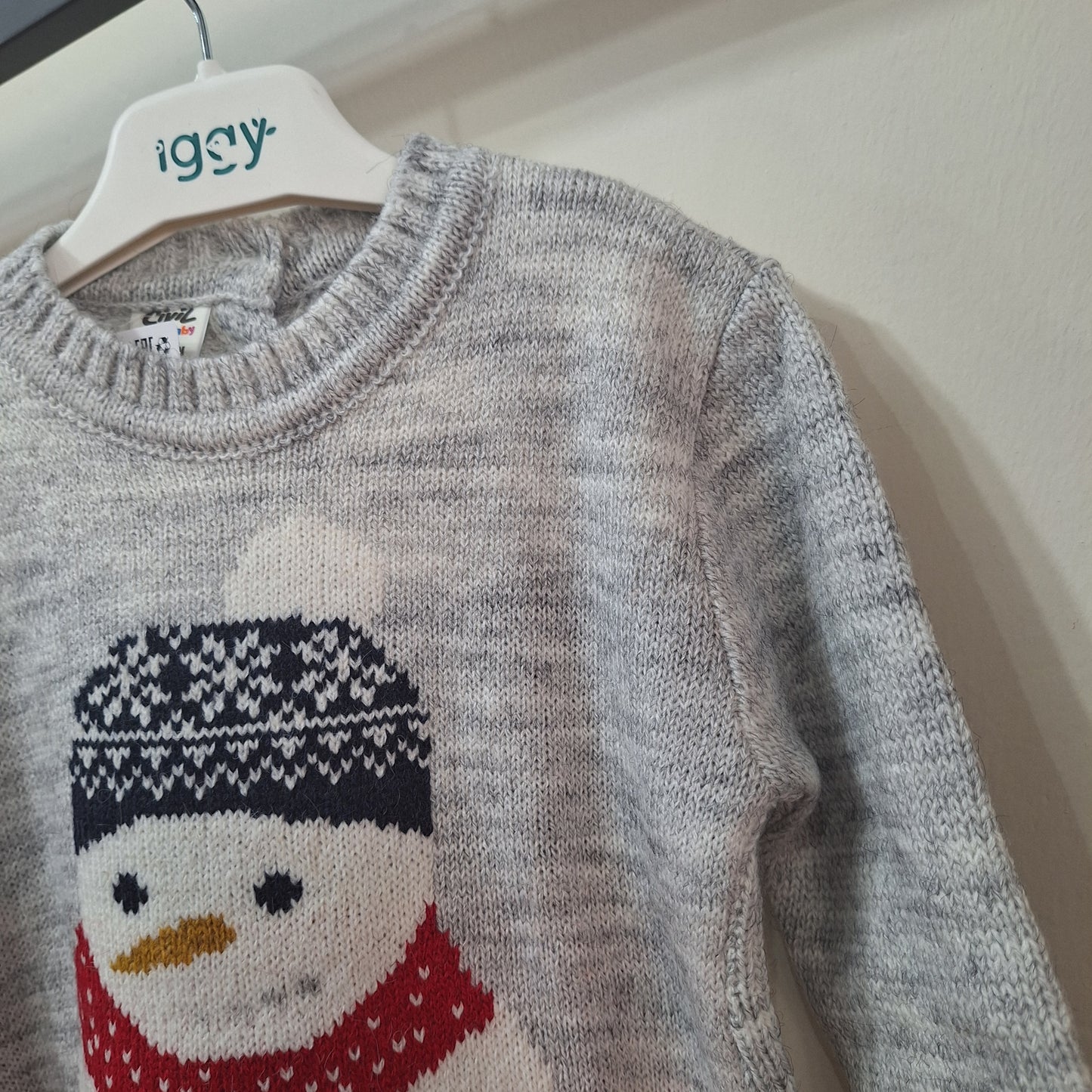 Snowman sweater ( 6-9 months)