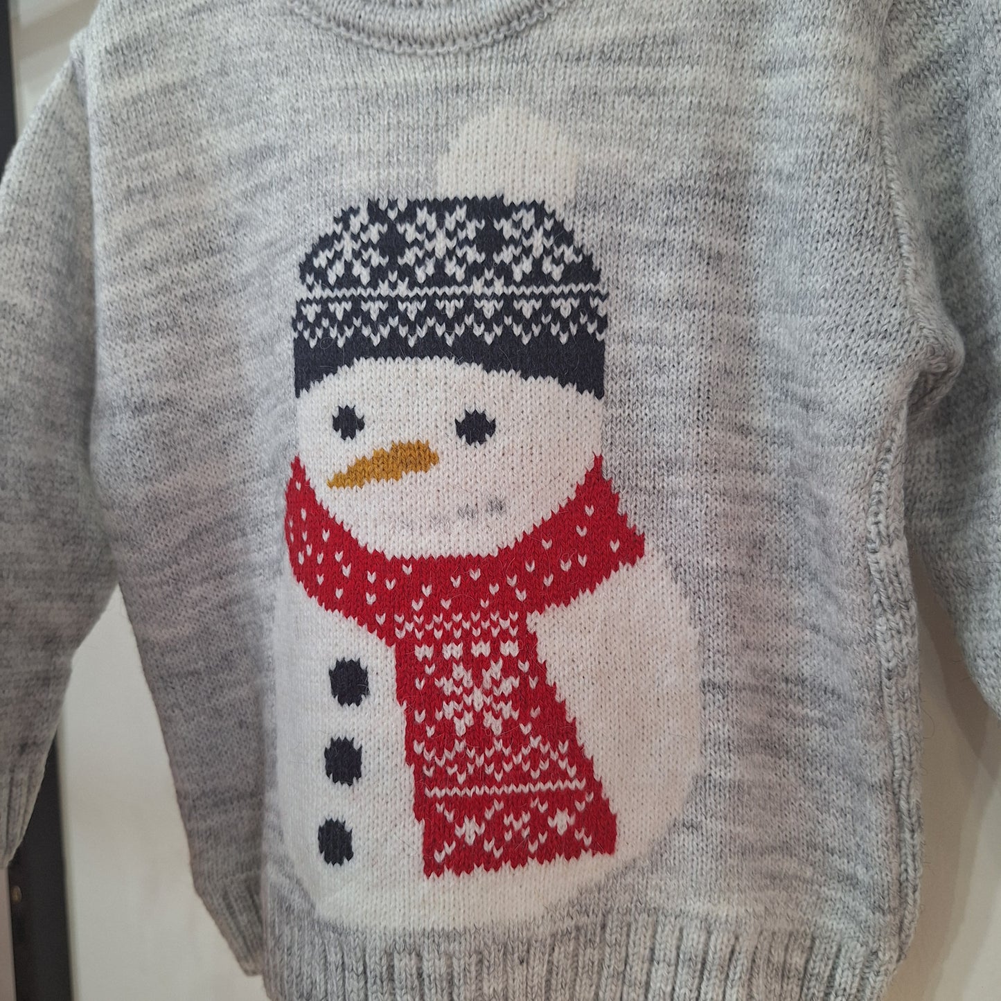 Snowman sweater ( 6-9 months)