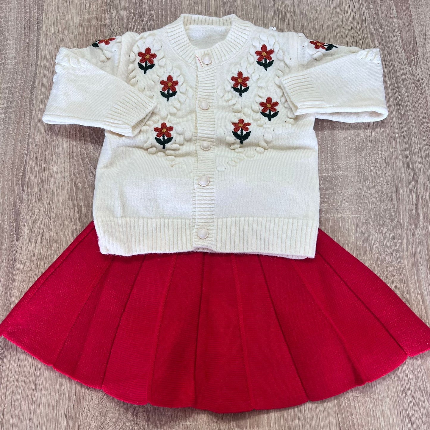 Wool flowers+ skirt red