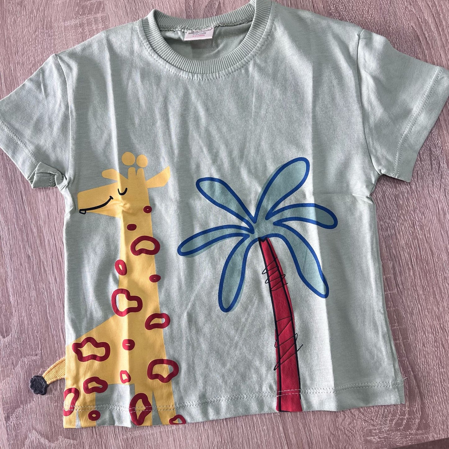 Giraffe t shirt