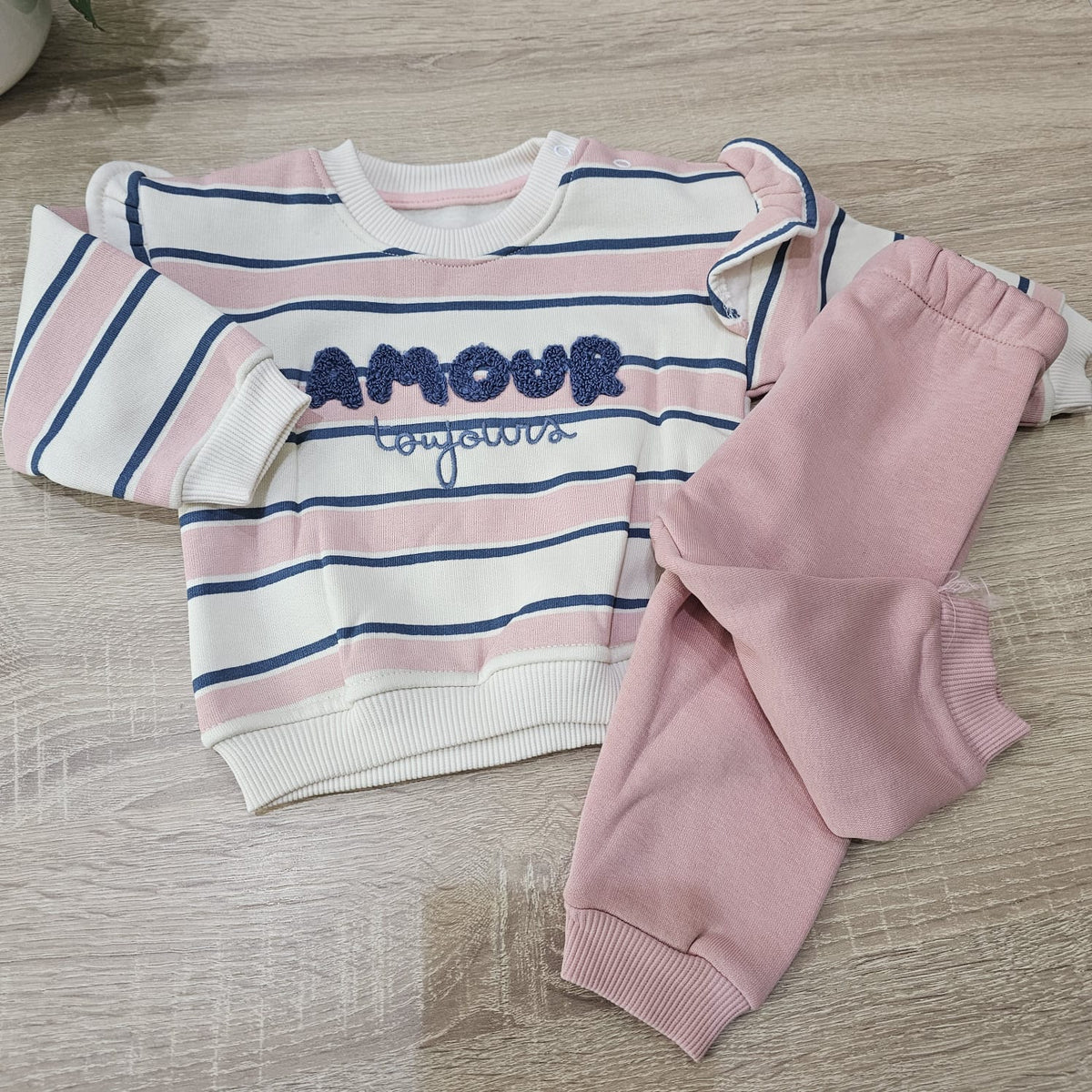 Toujours amour baby pink fleece set