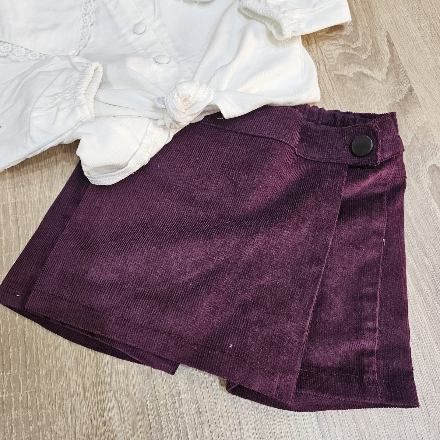 Classic burgundy & white set