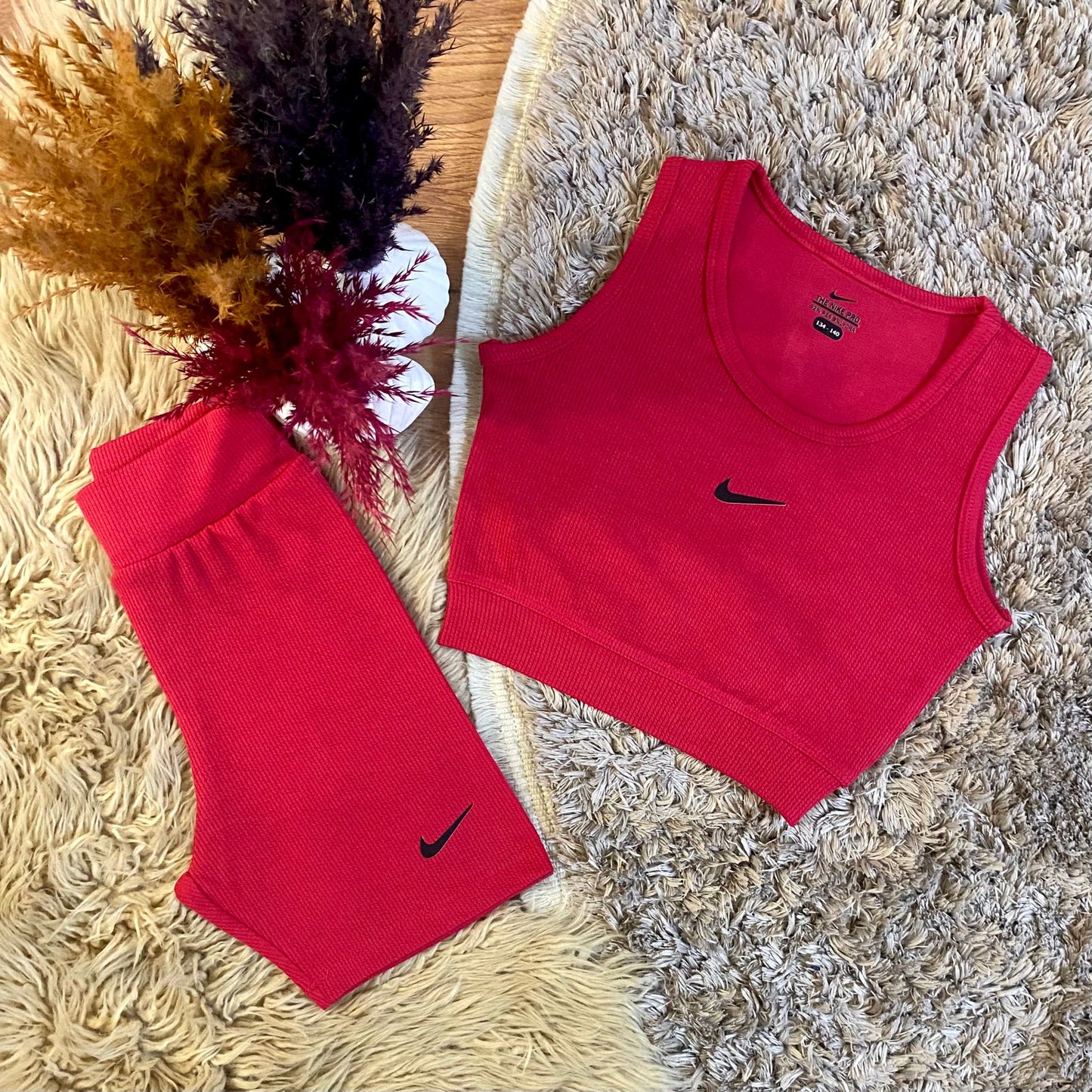 Burgundy short  tennis set