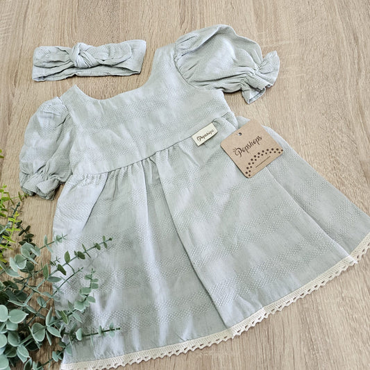 Light green dress