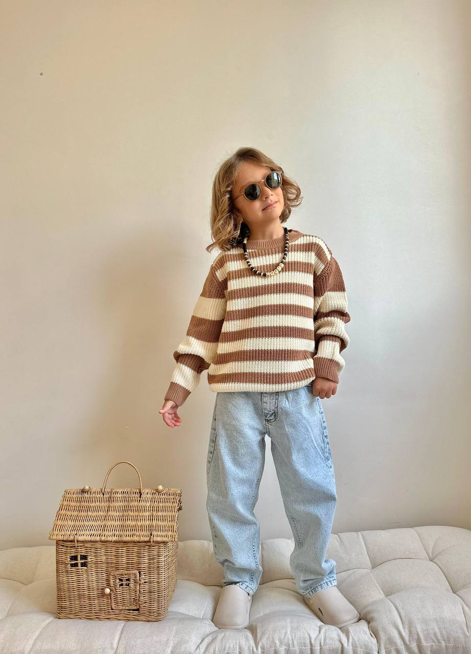 Stripes pullover & jeans