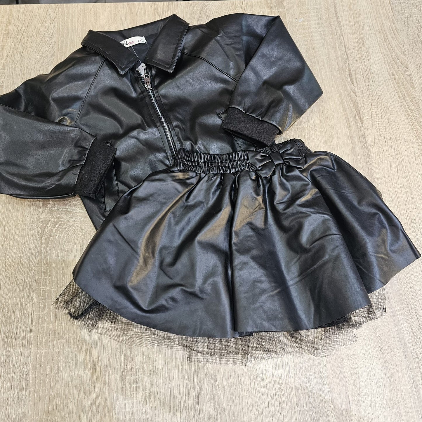 Jacket & skirt leather