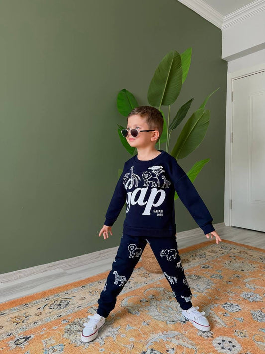 Gap navy and white