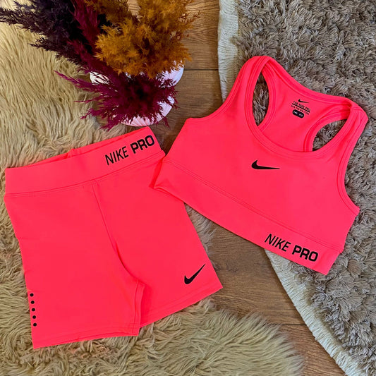Fuchsia  short  tennis set