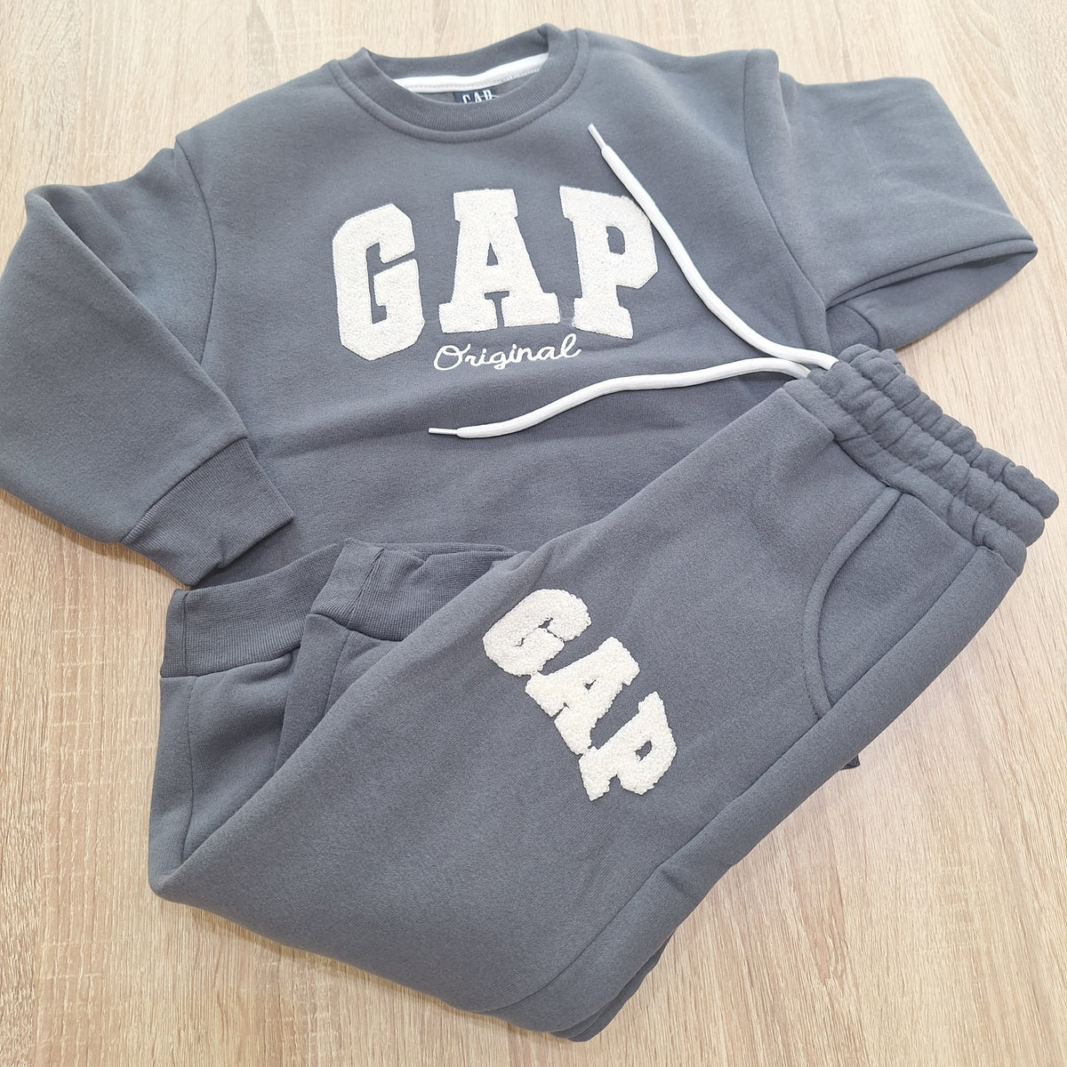 Gap original dark grey fleece